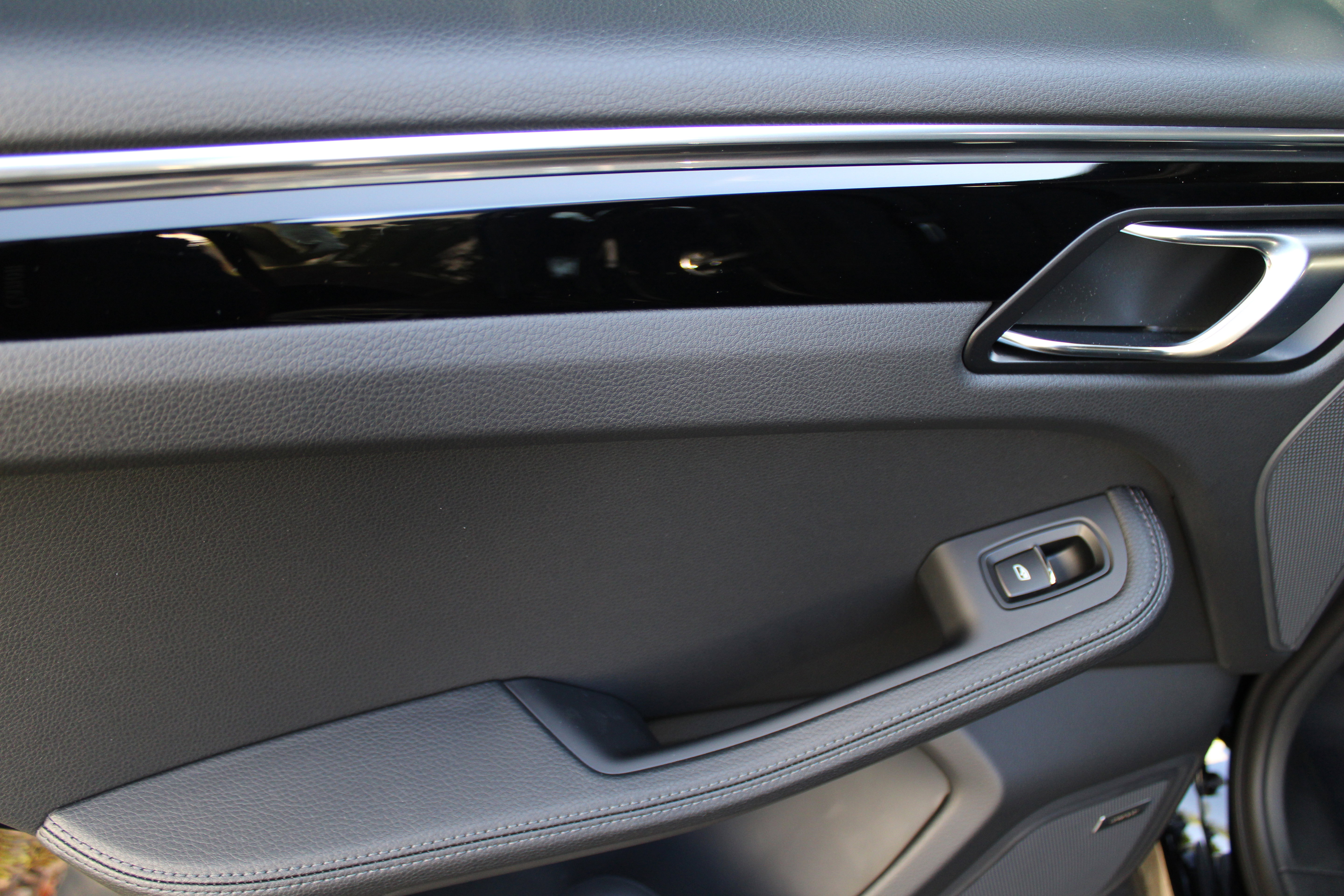 New 2026 Porsche Macan image 29