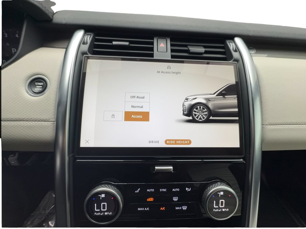 Used 2023 Land Rover Discovery Metropolitan Edition AWD/4WD image 53
