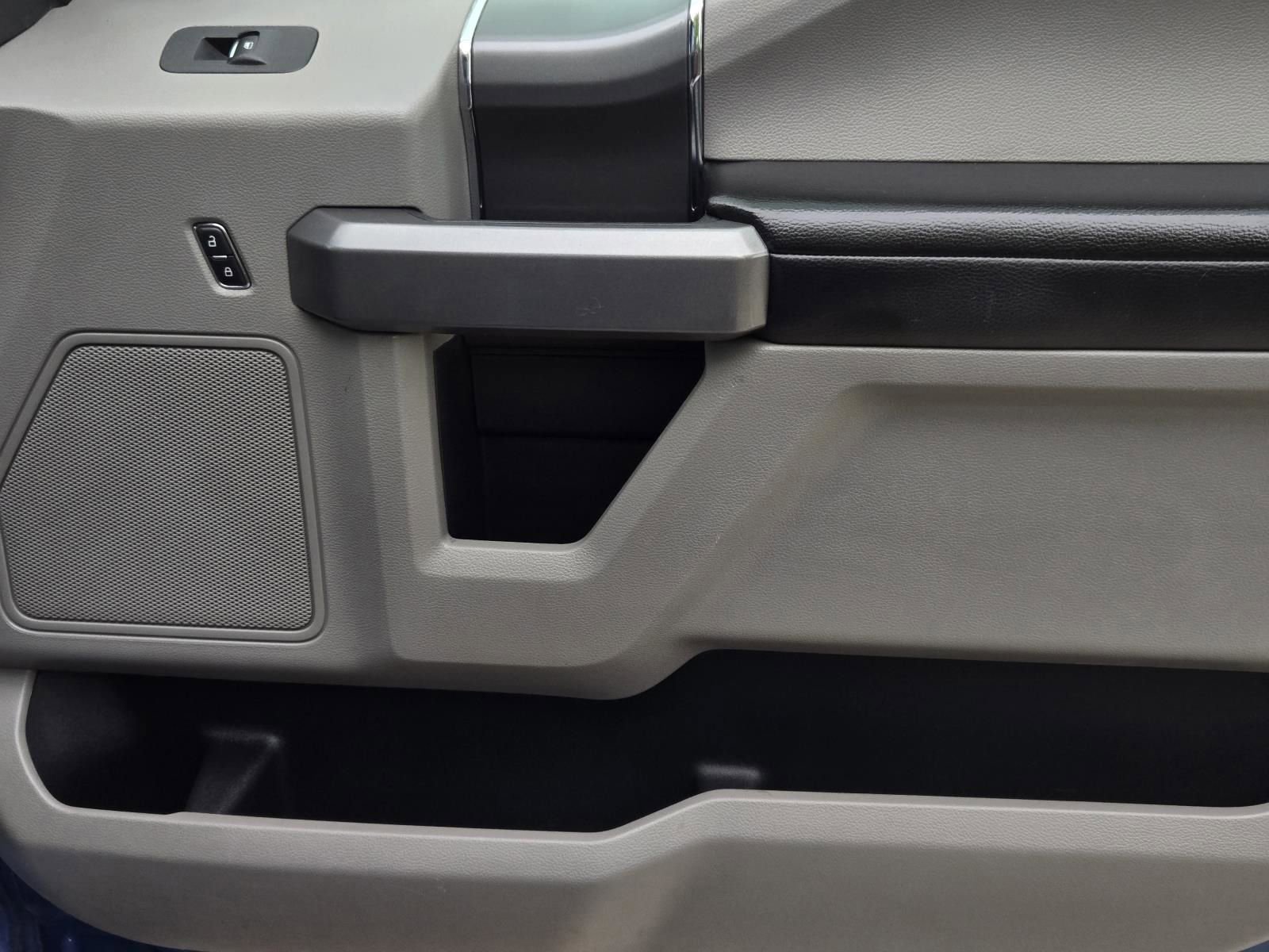 Used 2016 Ford F150 XLT w/ Equipment Group 302A Luxury RWD image 10