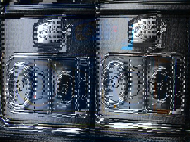 Used 2021 Ford Expedition Limited image 17