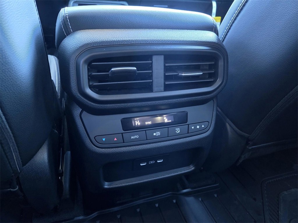 New 2025 Honda Pilot Touring image 11