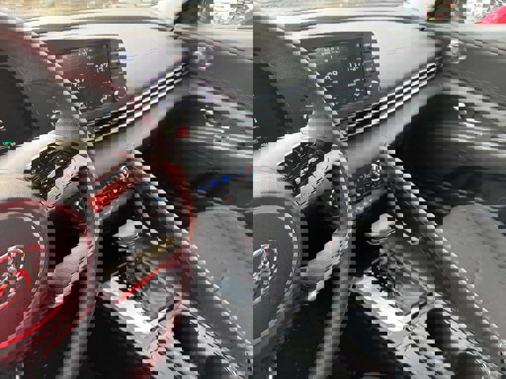 Certified 2022 Hyundai Elantra SEL image 25