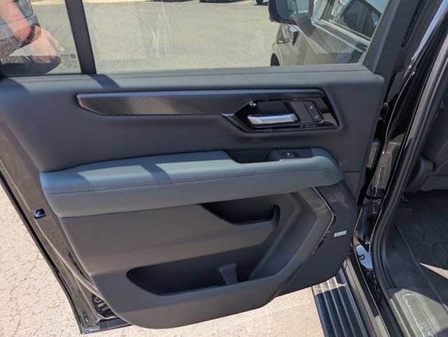 New 2026 GMC Yukon XL AT4 w/ AT4 Premium Plus Package AWD/4WD image 11