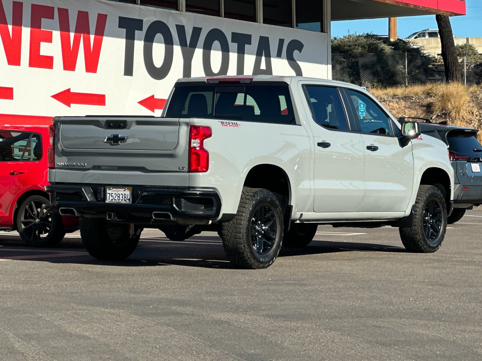 Used 2024 Chevrolet Silverado 1500 LT Trail Boss w/ LT Trail Boss Premium Package AWD/4WD image 5