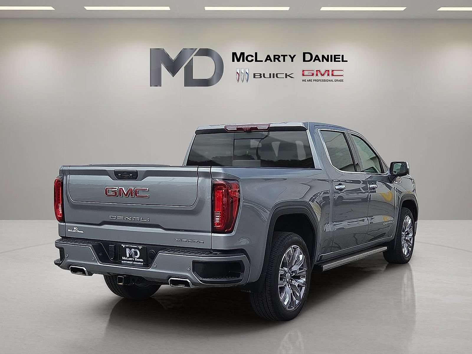 Certified 2023 GMC Sierra 1500 Denali w/ Denali Reserve Package AWD/4WD image 14