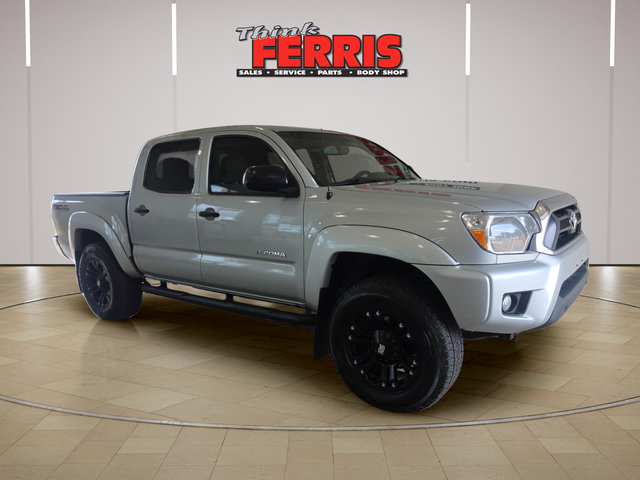 Used 2012 Toyota Tacoma 4x4 Double Cab w/ SR5 Pkg image 3