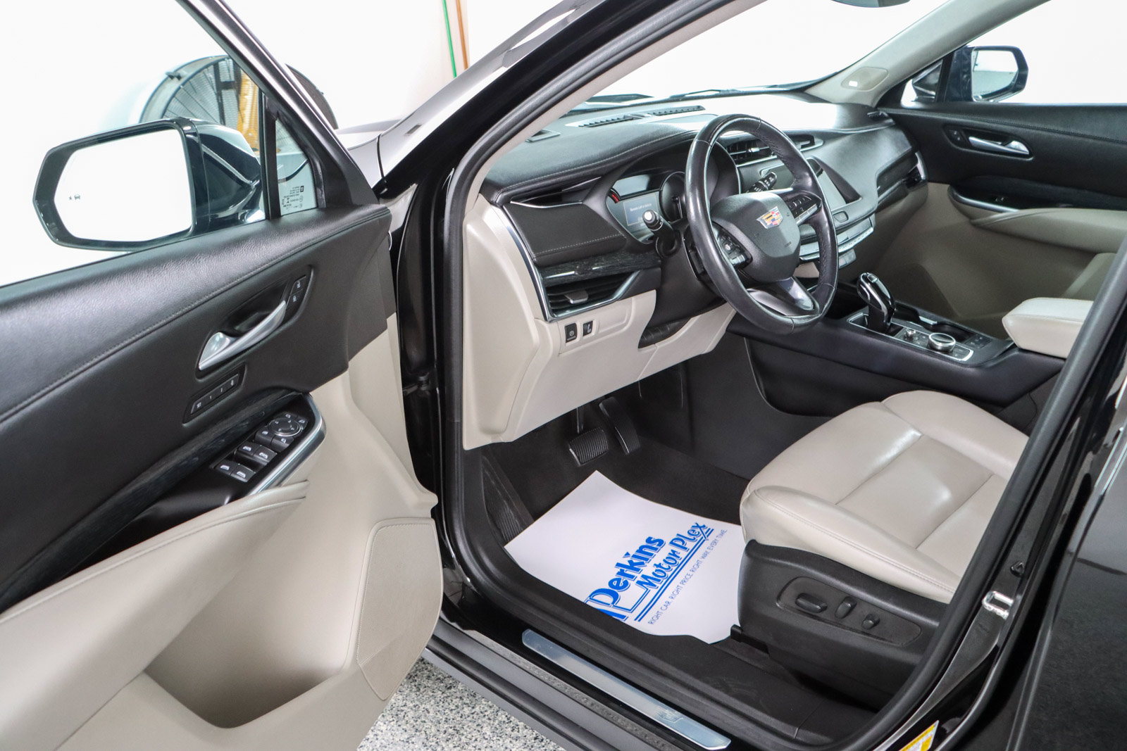 Used 2023 Cadillac XT4 Premium Luxury w/ Cold Weather Package FWD image 3