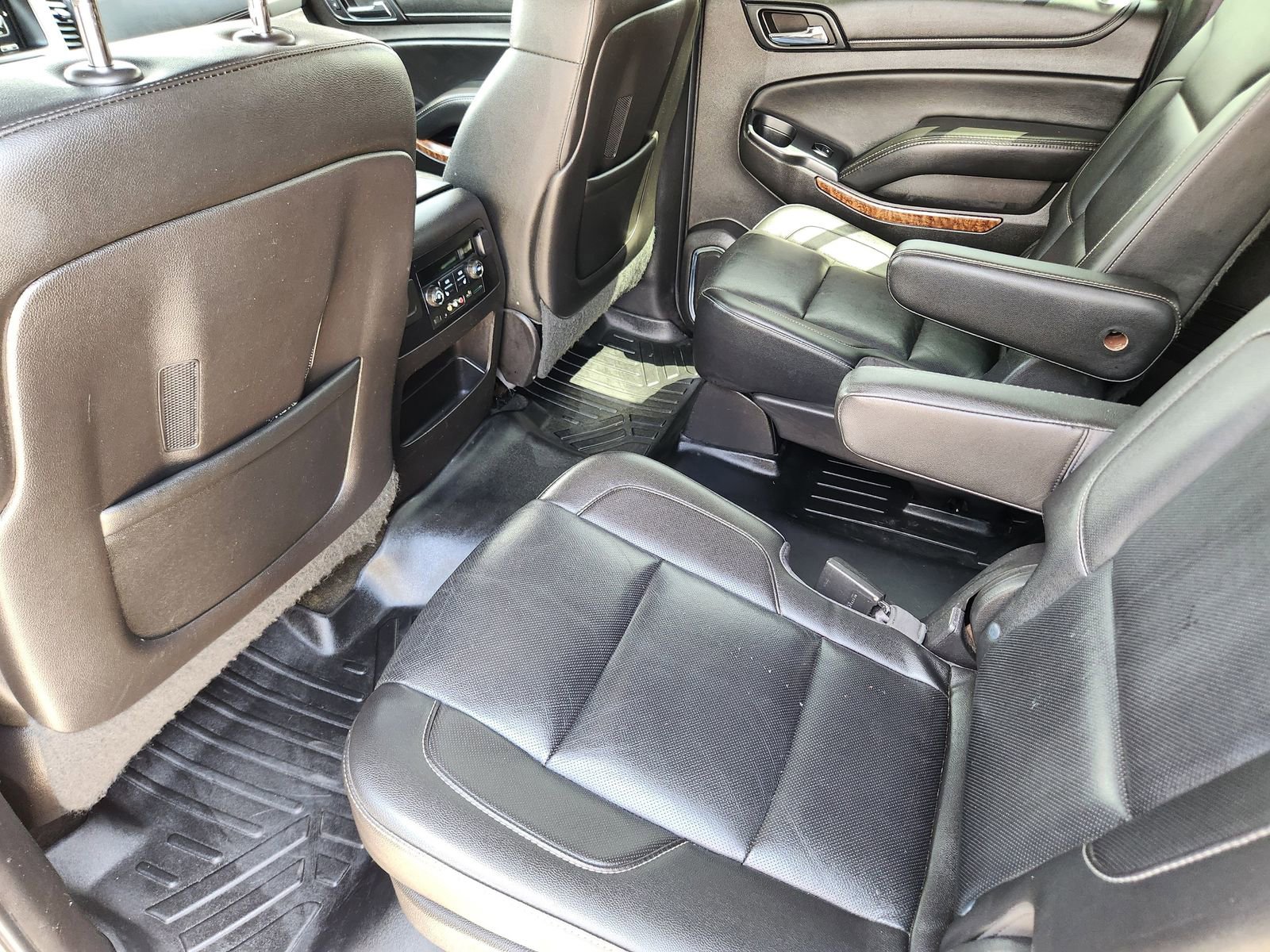 Used 2015 Chevrolet Suburban LTZ AWD/4WD image 34