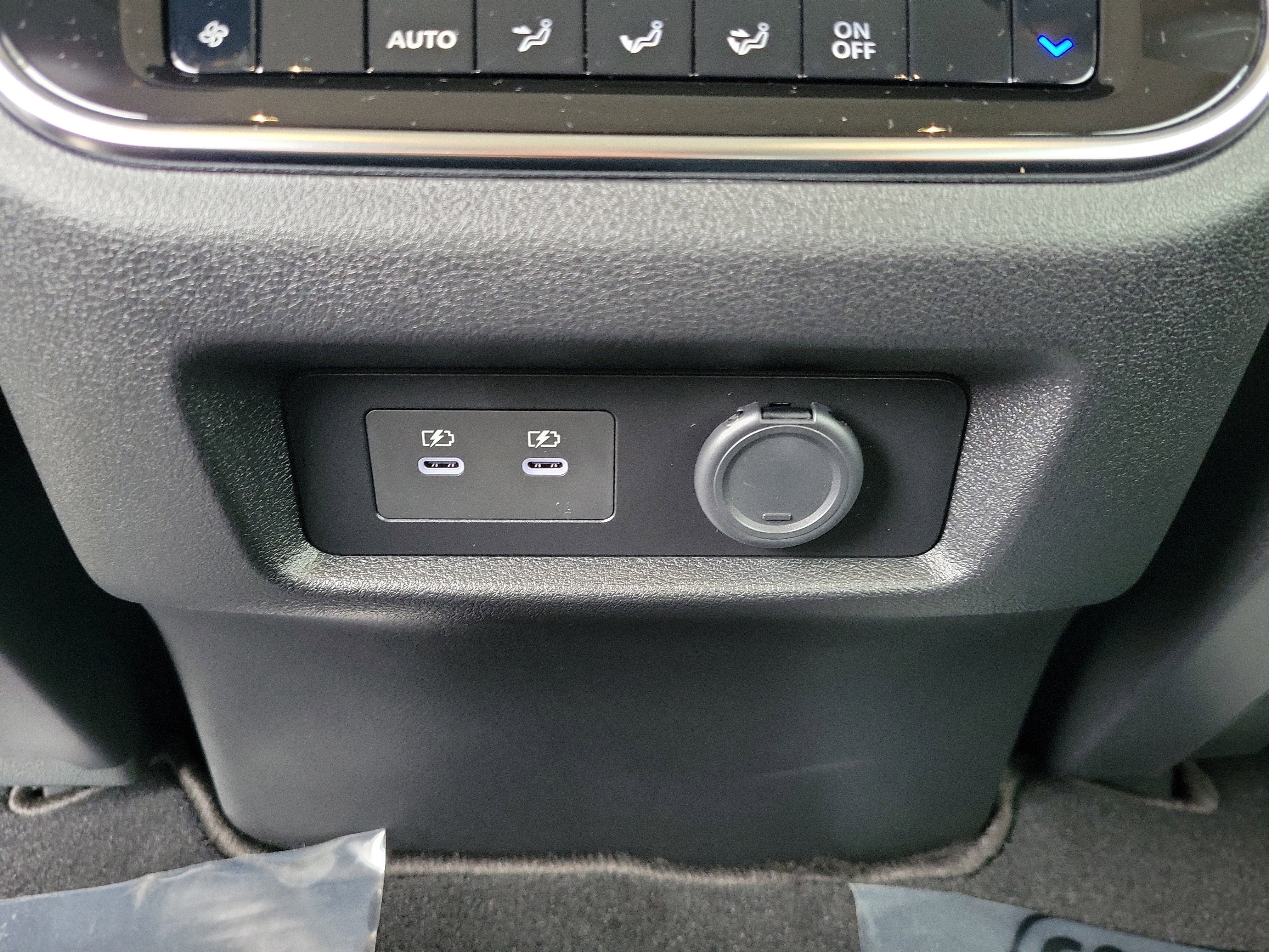 New 2026 Nissan Armada SV image 13