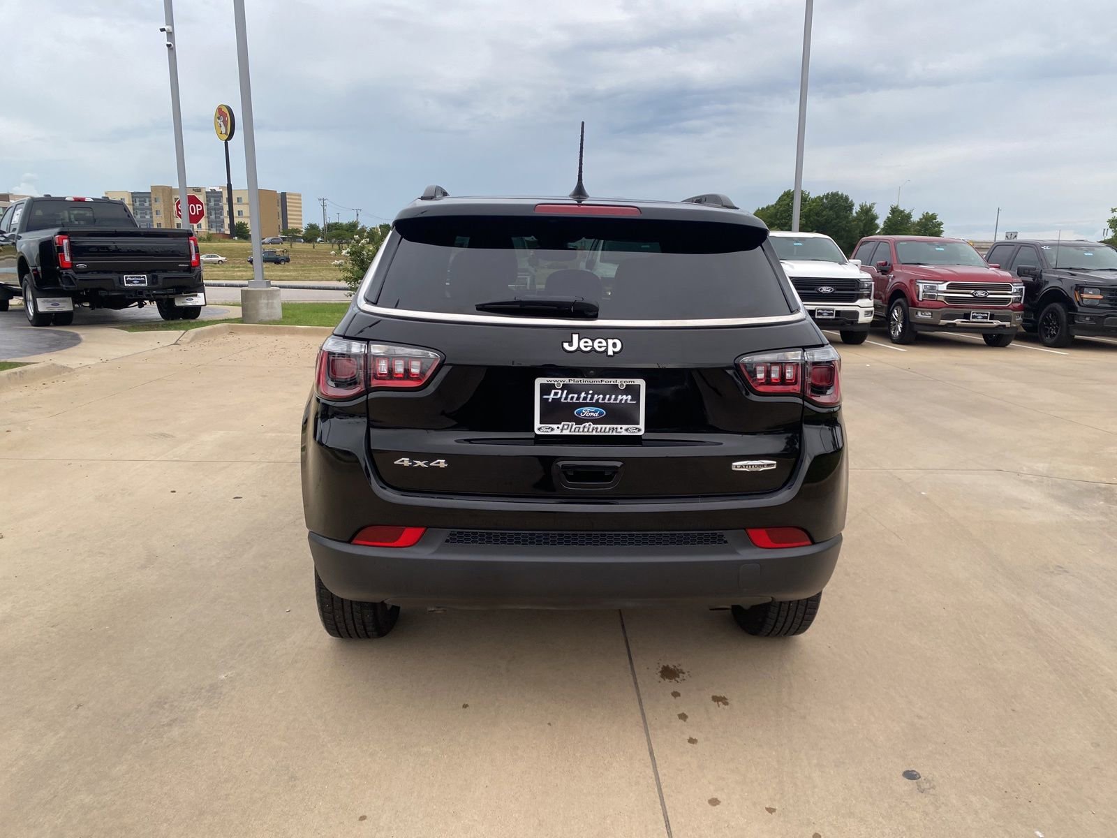 Used 2023 Jeep Compass Latitude AWD/4WD image 4
