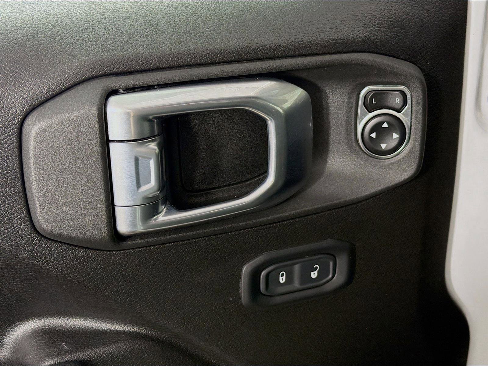 Used 2024 Jeep Gladiator Sport AWD/4WD image 19