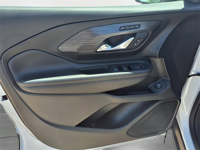 Used 2024 GMC Terrain SLT image 18