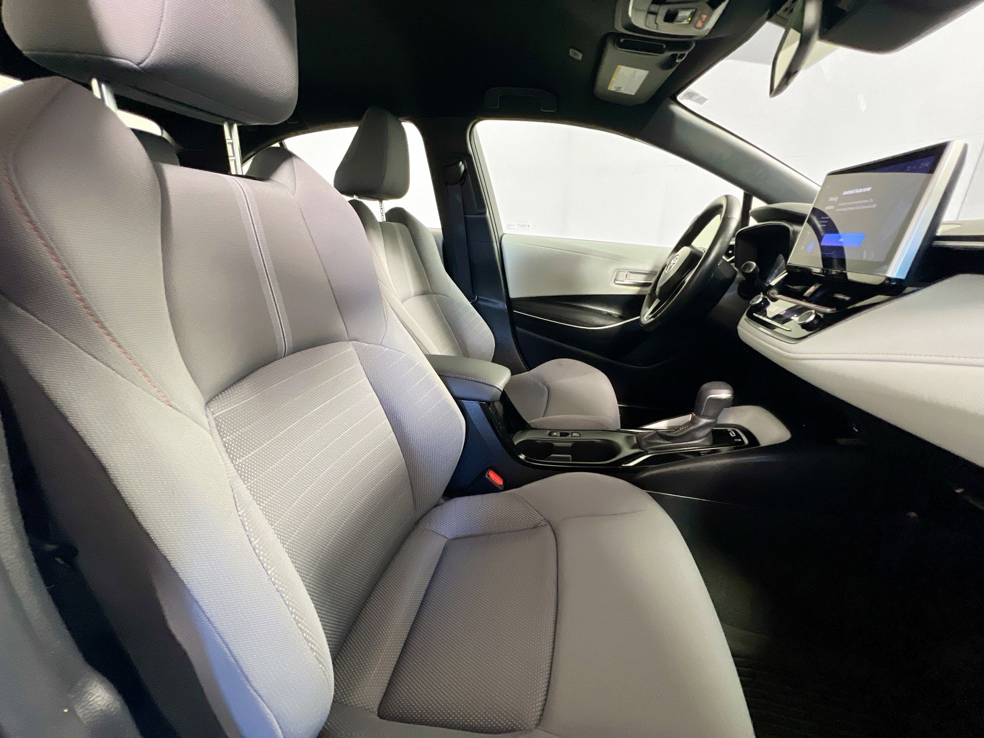 Used 2025 Toyota Corolla FX w/ Convenience Package FWD image 30