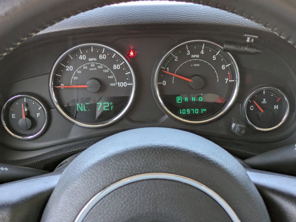 Used 2017 Jeep Wrangler Unlimited Sahara w/ Connectivity Group image 20