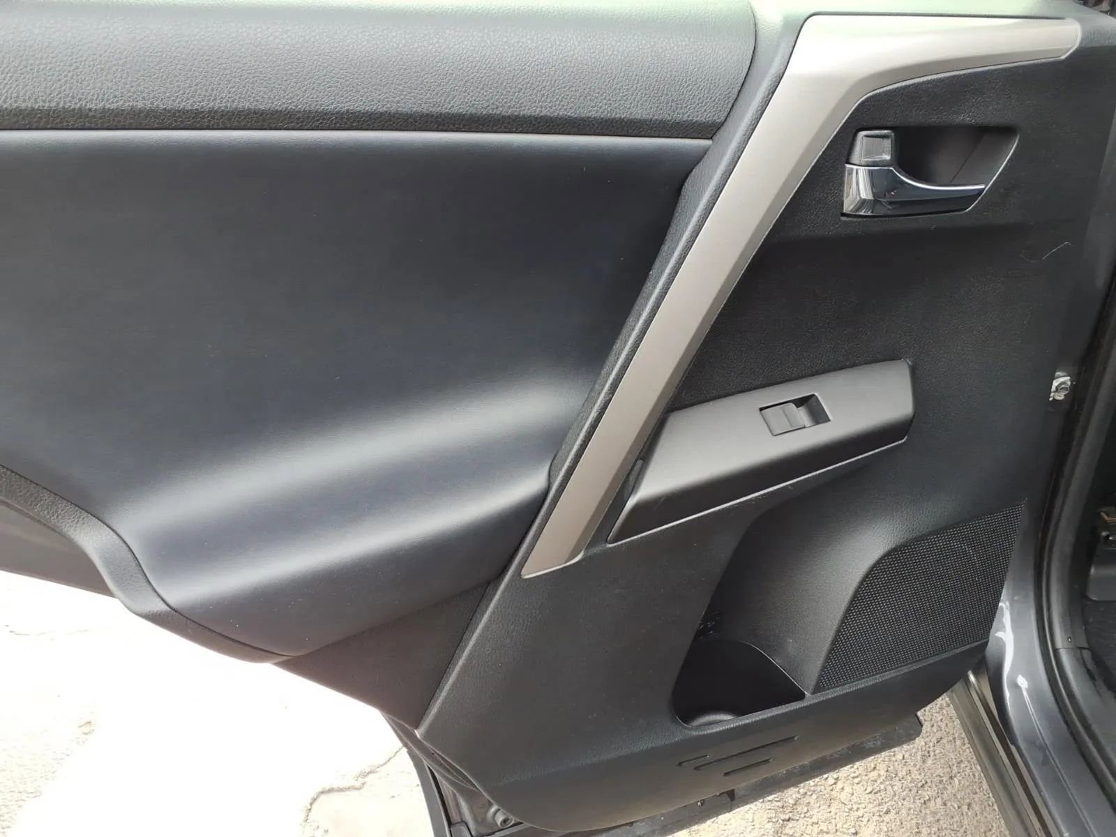 Used 2018 Toyota RAV4 XLE w/ All Weather Liner Package image 18