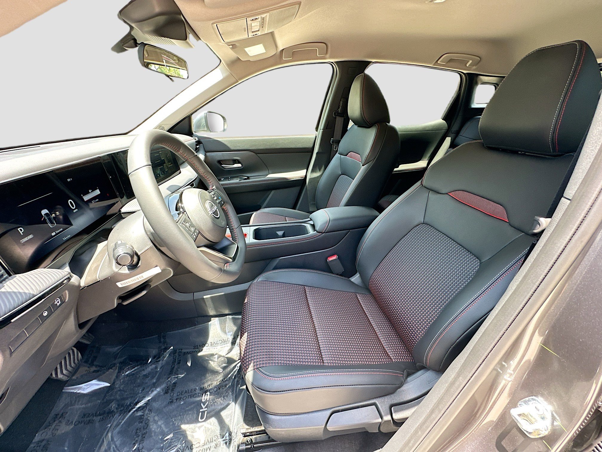 New 2025 Nissan Kicks SR FWD image 14