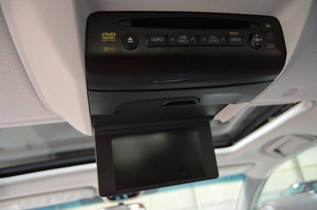 Used 2004 Toyota Sienna XLE Limited w/ Limited Pkg 5 FWD image 27