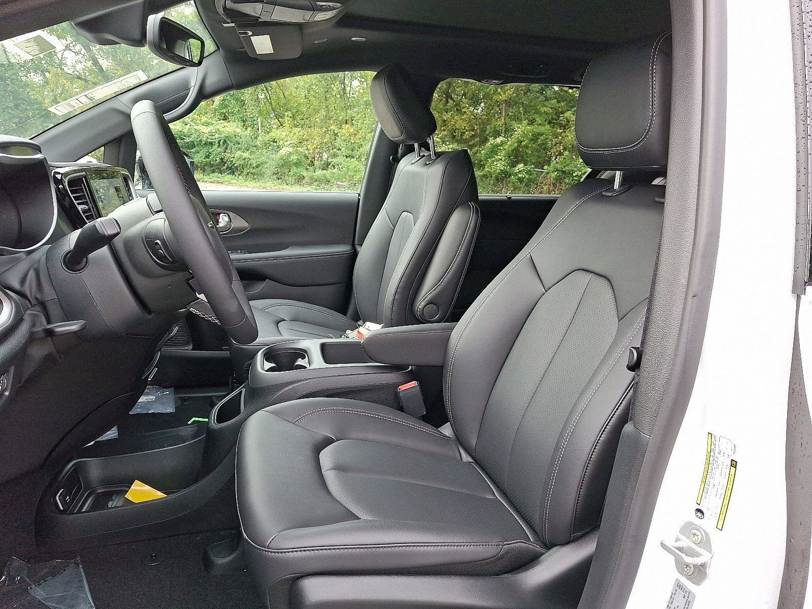 New 2026 Chrysler Pacifica Select image 9