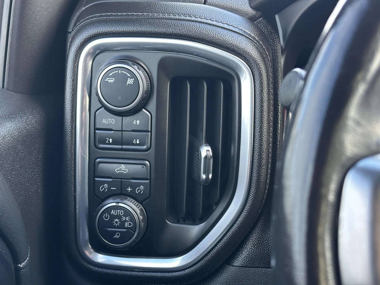 Used 2019 Chevrolet Silverado 1500 LT w/ All-Star Edition AWD/4WD image 25