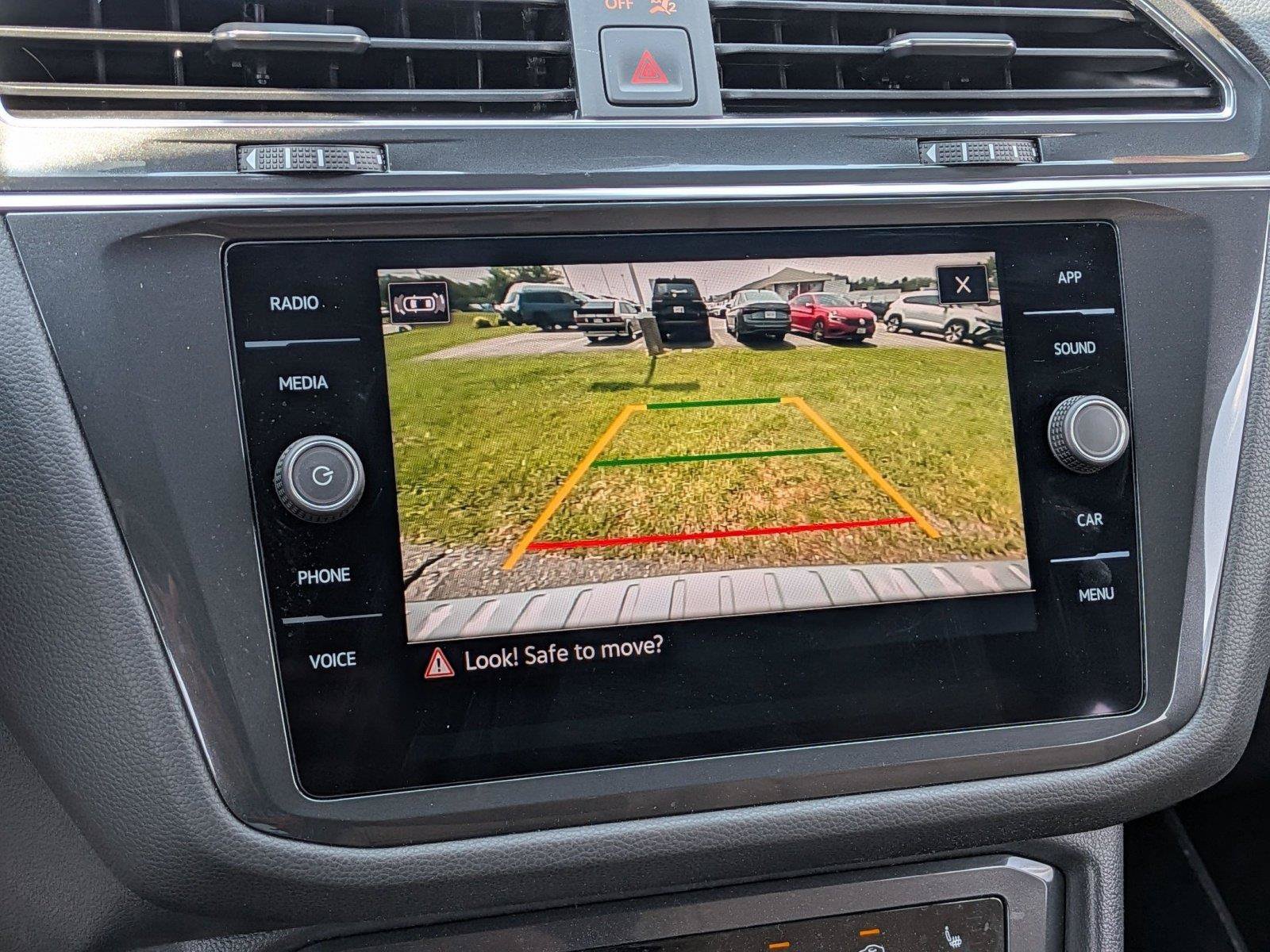 Used 2023 Volkswagen Tiguan SE w/ Panoramic Sunroof Package AWD/4WD image 36