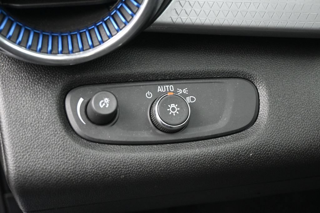 Used 2024 Chevrolet Trax LT FWD image 15
