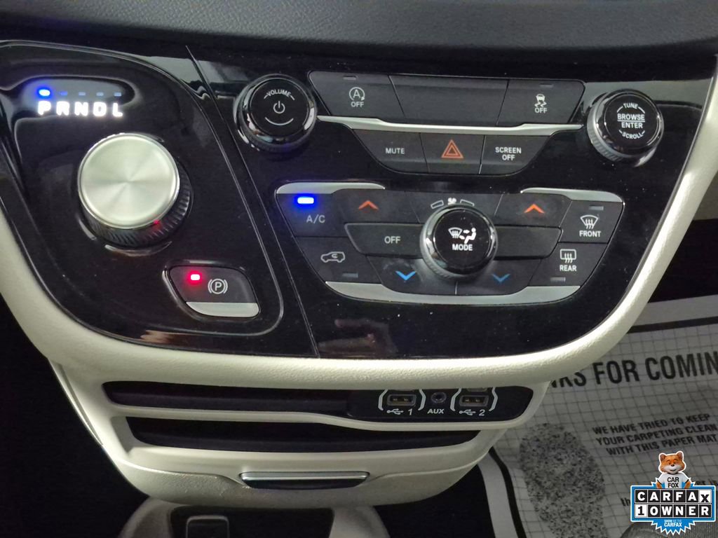 Used 2023 Chrysler Voyager LX image 17