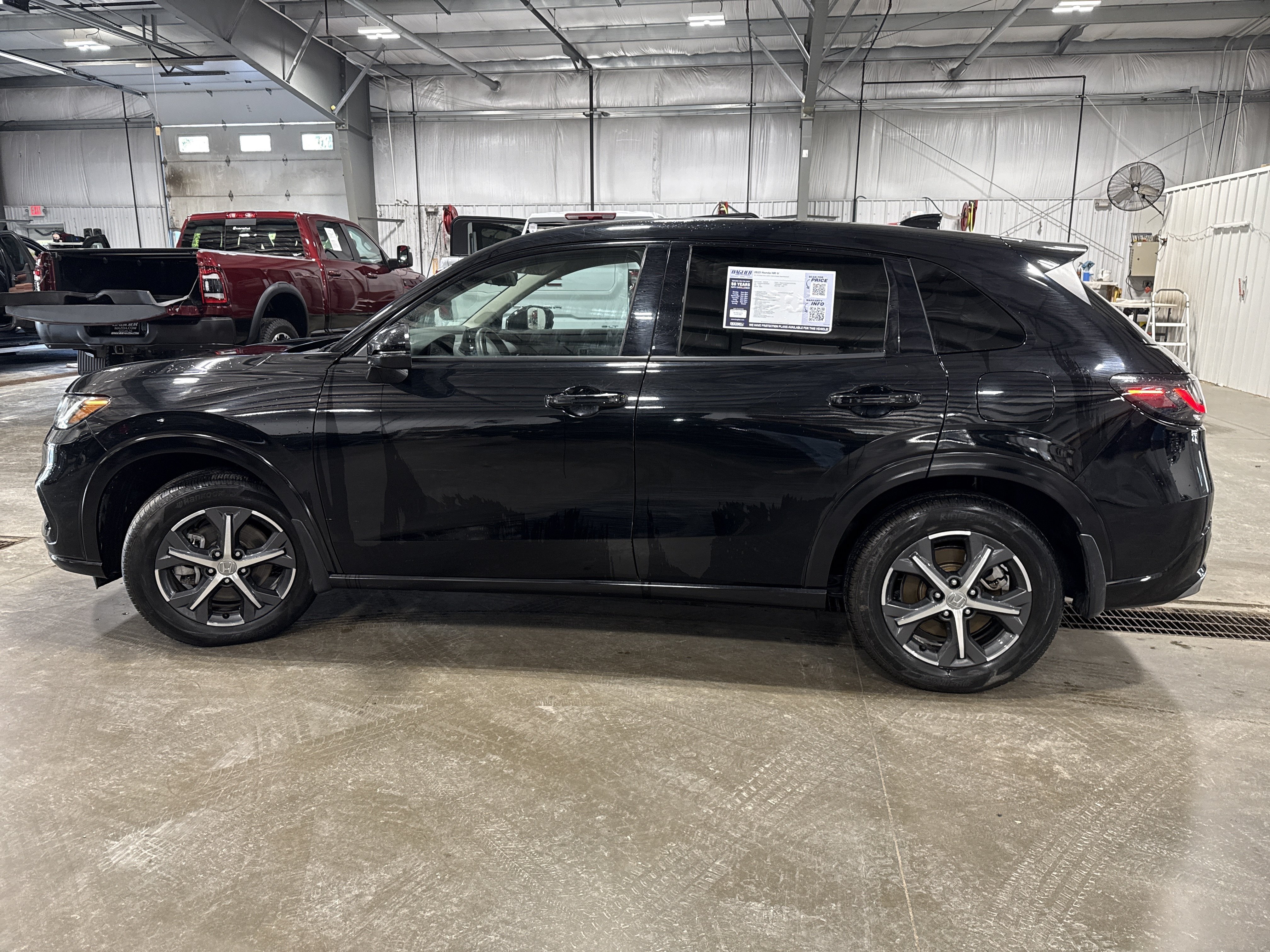Used 2025 Honda HR-V EX-L image 5