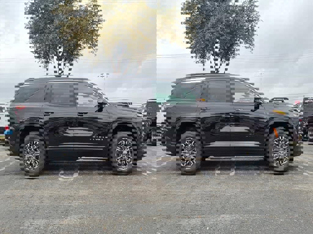 New 2026 Chevrolet Traverse LT image 3