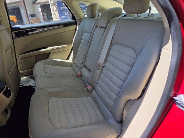 Used 2013 Ford Fusion SE FWD image 38