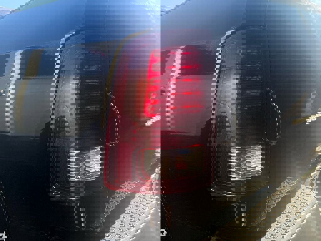 Used 2015 RAM 2500 Laramie w/ Black Appearance Group image 10