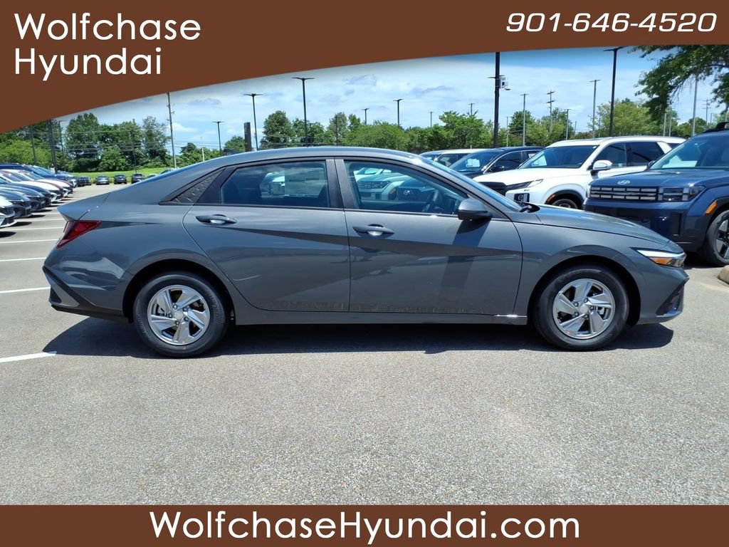 New 2026 Hyundai Elantra SE FWD image 6
