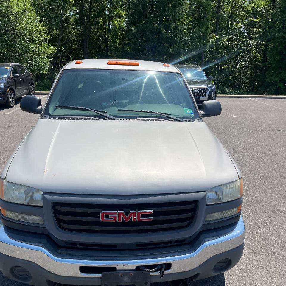 Used 2007 GMC Sierra 2500 W/T w/ Snow Plow Prep Package AWD/4WD image 9