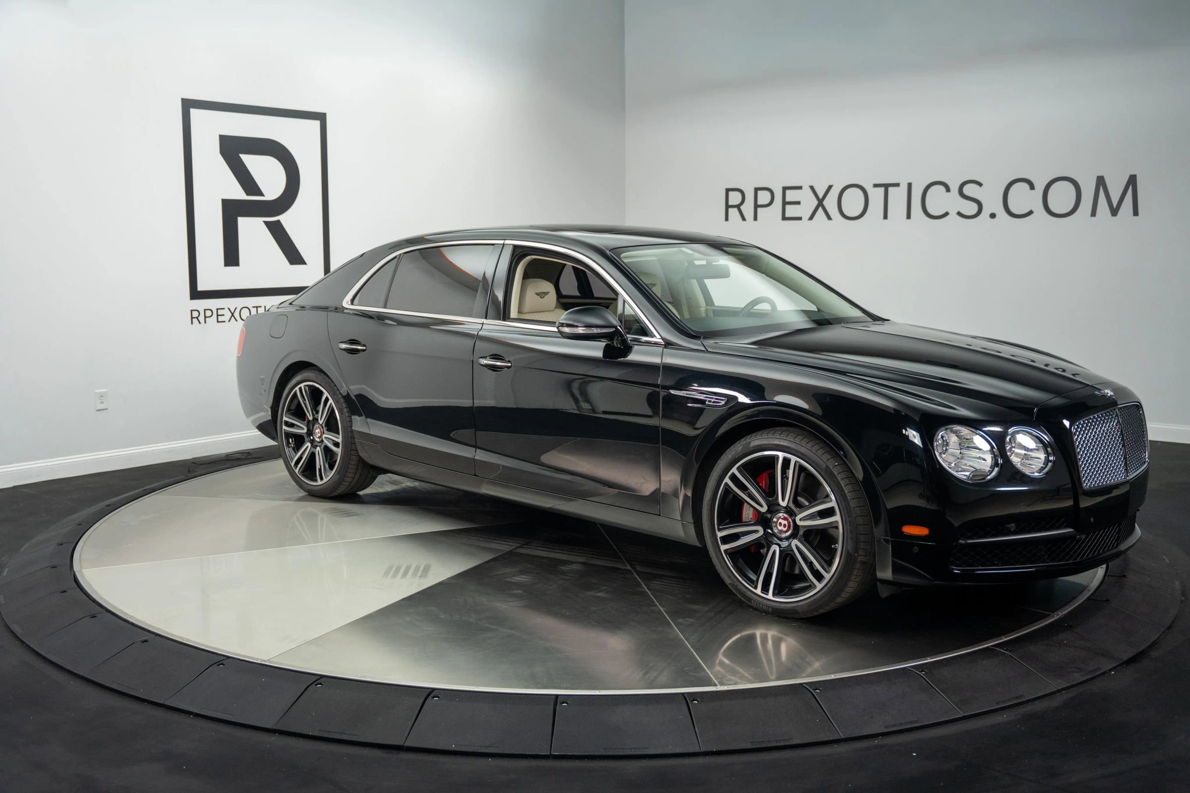 Used 2018 Bentley Flying Spur V8 image 11