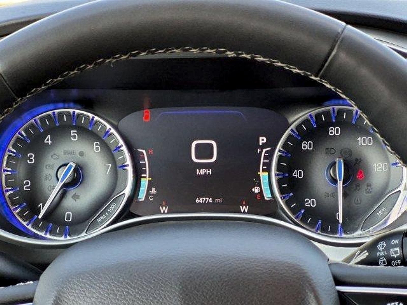 Used 2023 Chrysler Pacifica Touring-L FWD image 11