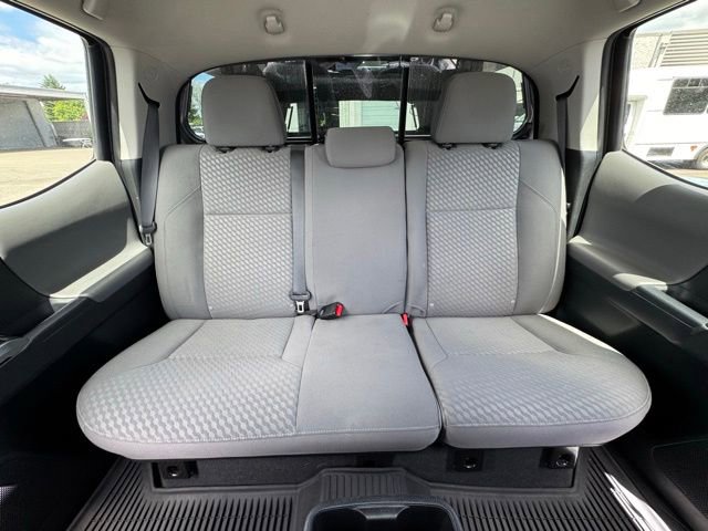 Used 2022 Toyota Tacoma SR5 AWD/4WD image 32