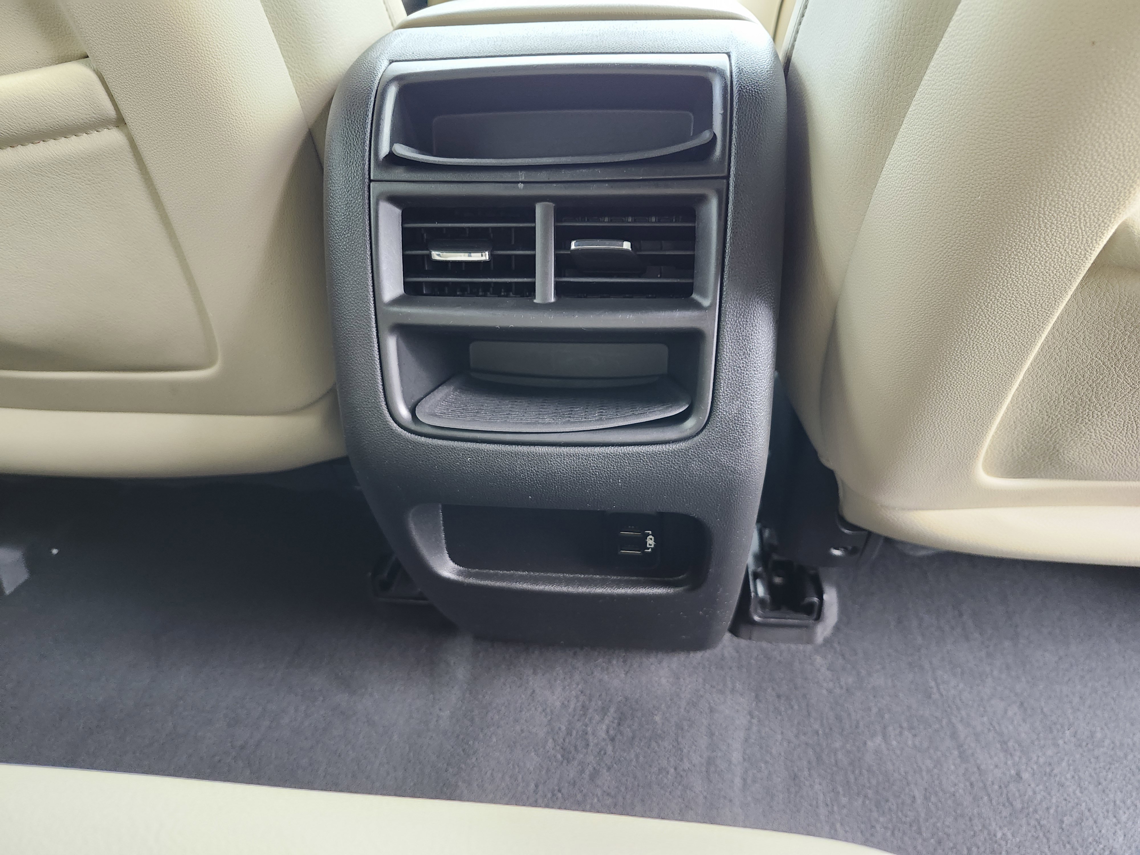 Used 2018 Cadillac XT5 AWD image 22