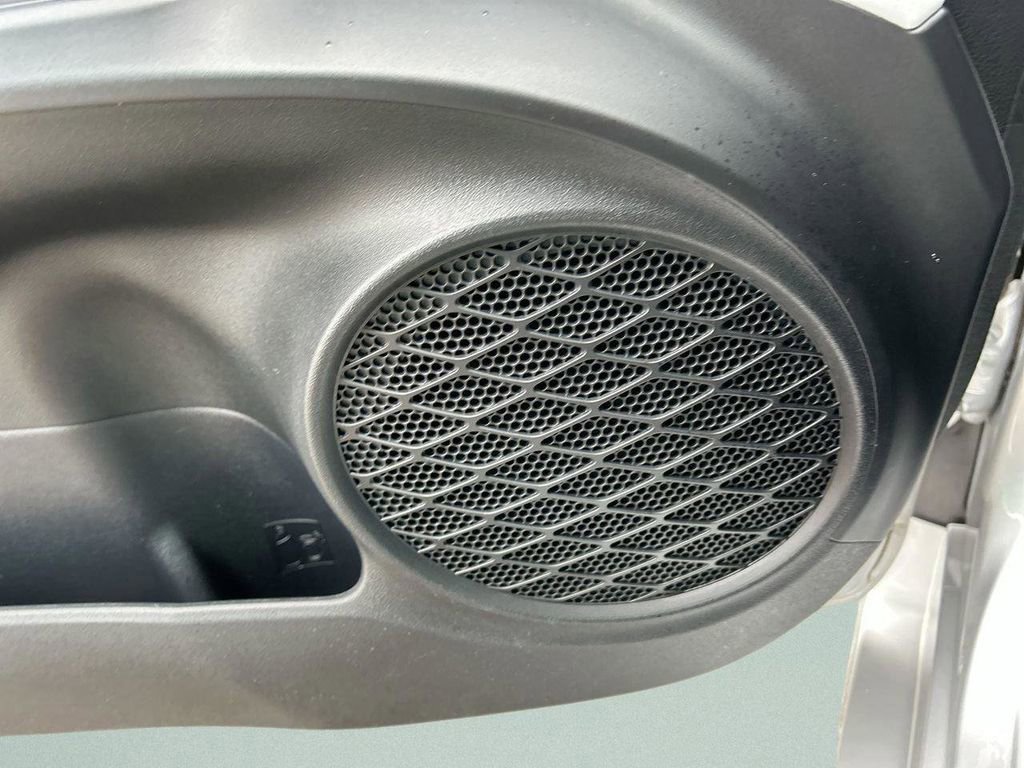 Used 2020 Toyota Prius XLE image 23