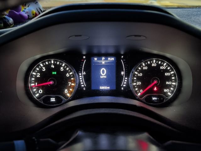 Used 2020 Jeep Renegade Latitude w/ Cold Weather Group image 14