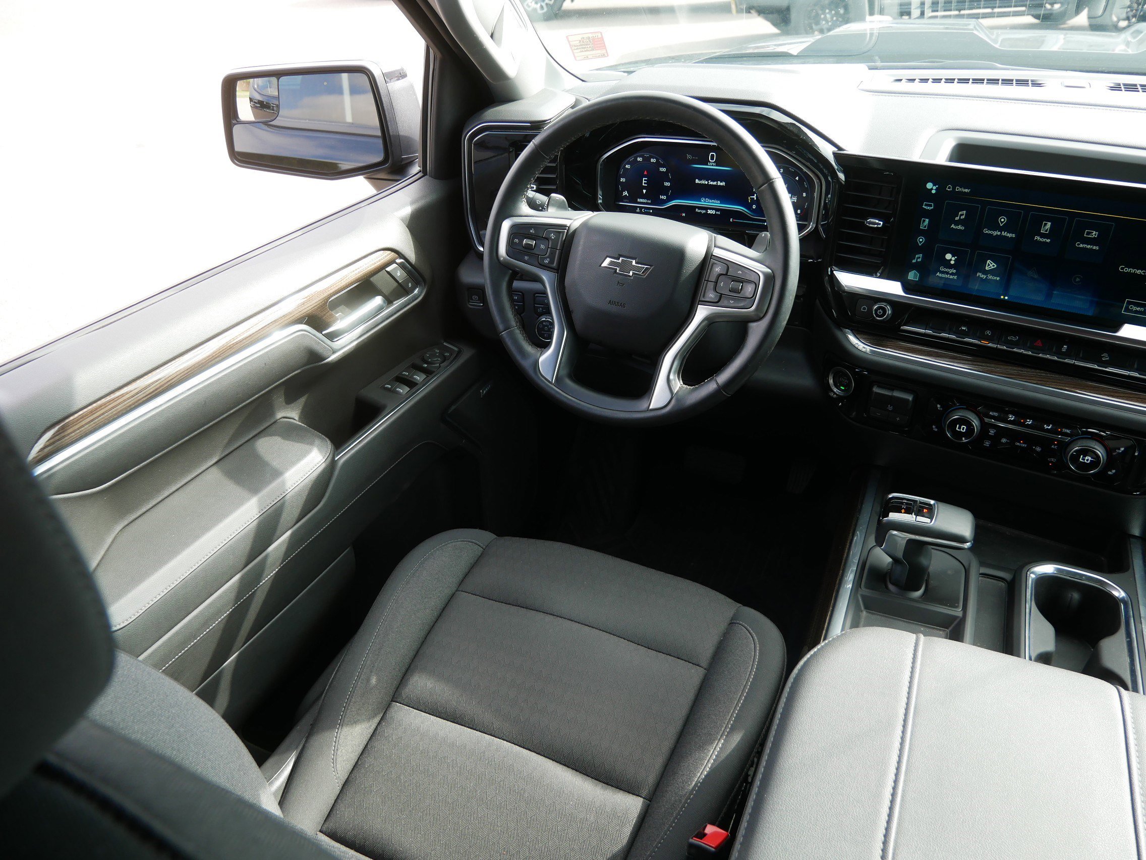 Used 2023 Chevrolet Silverado 1500 LT Trail Boss w/ Convenience Package II image 9