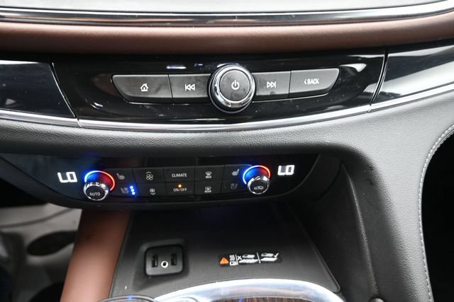 Used 2019 Buick Enclave Avenir w/ Avenir Technology Package AWD/4WD image 17