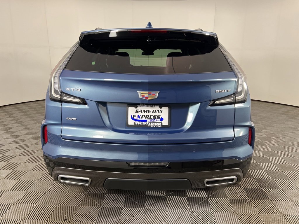 Used 2025 Cadillac XT4 Sport w/ Cold Weather Package image 8