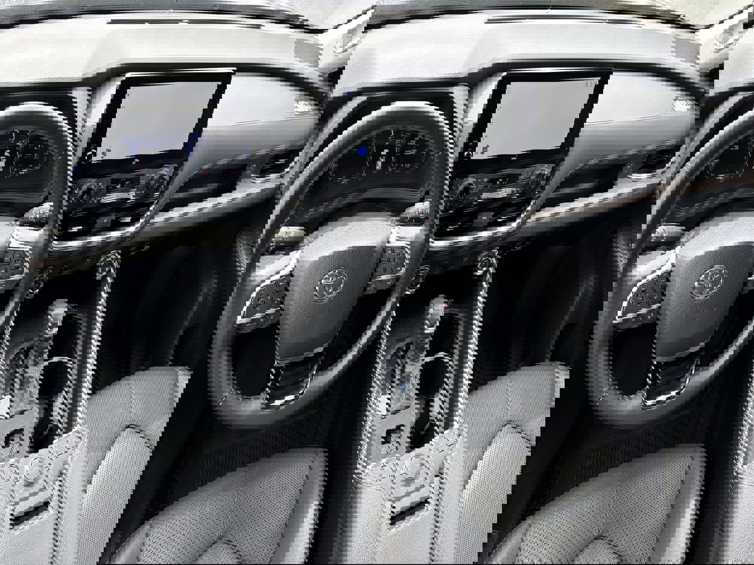 Used 2024 Toyota Grand Highlander Limited image 13