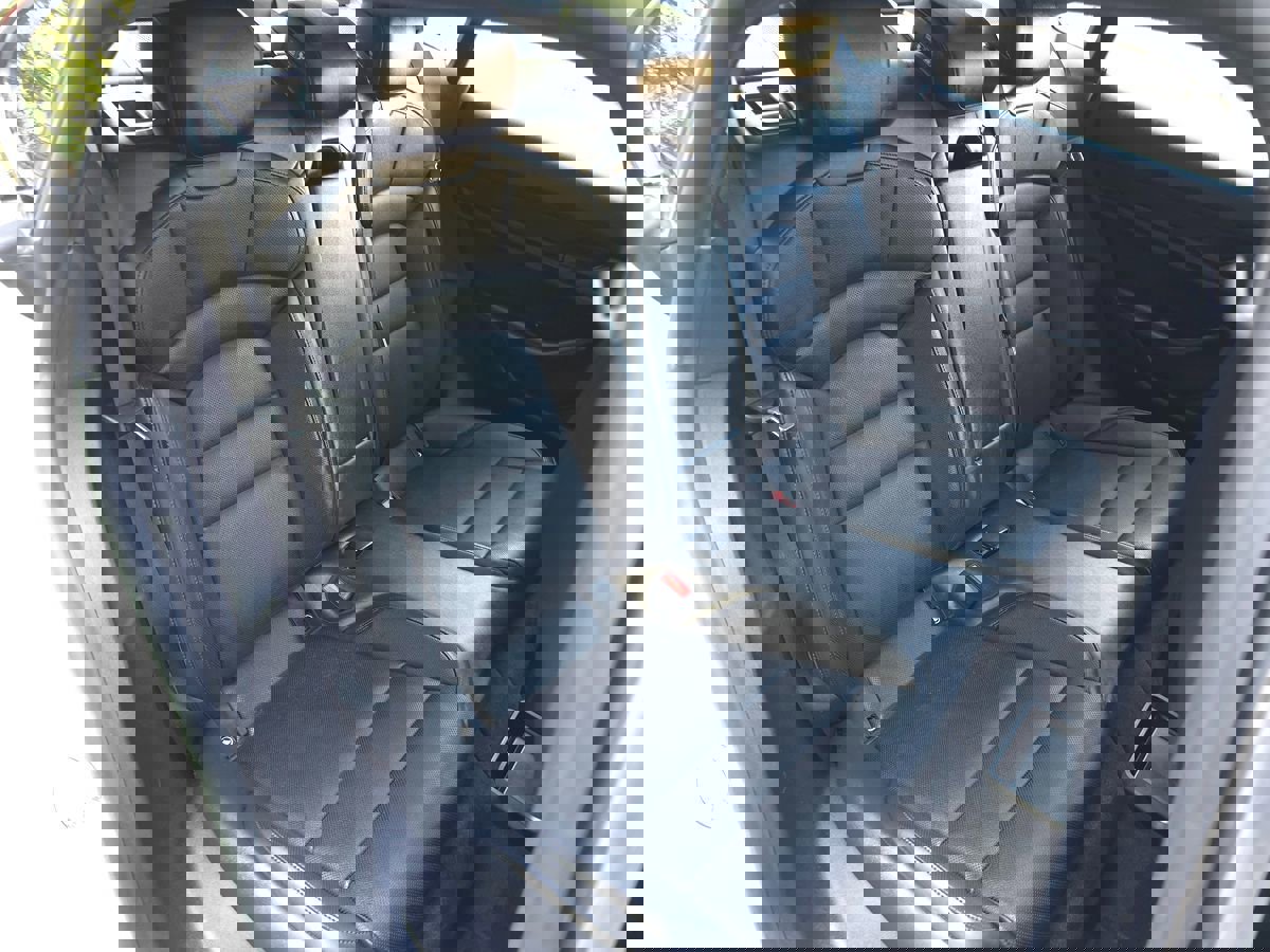 Used 2023 Porsche Taycan image 17