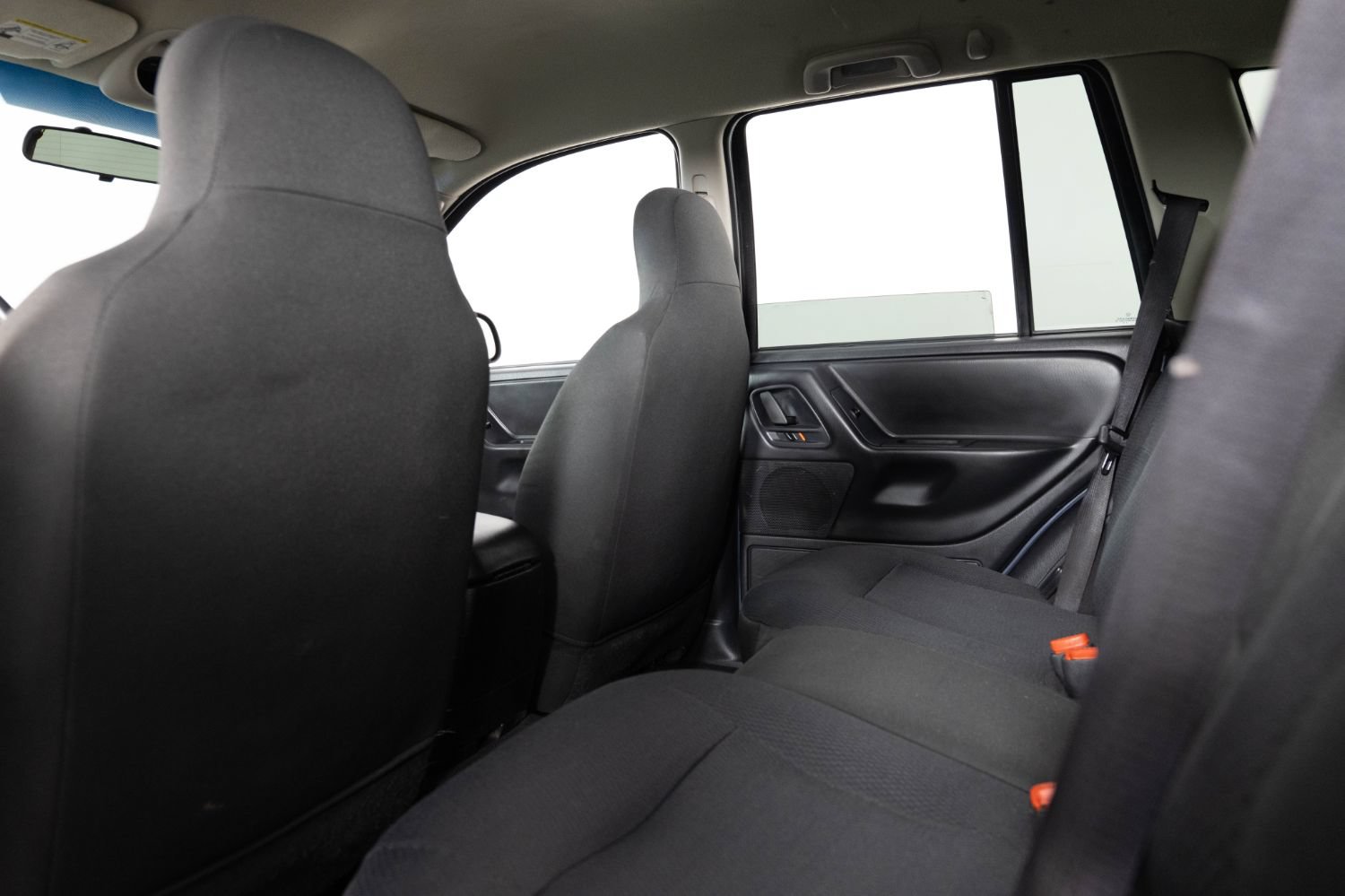 Used 2004 Jeep Grand Cherokee Laredo w/ Convenience Group AWD/4WD image 18