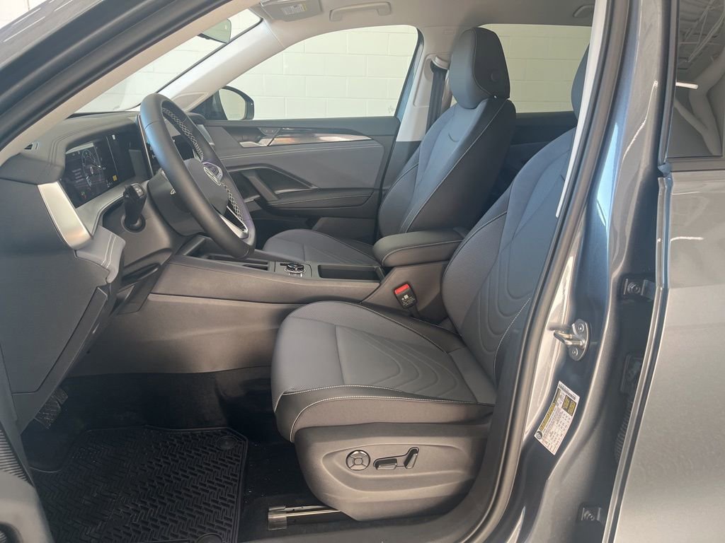 New 2026 Volkswagen Tiguan SE AWD/4WD image 14