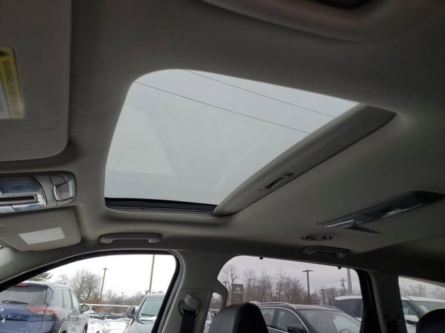 Used 2024 Kia Telluride EX w/ EX Captain's Chair Package image 19