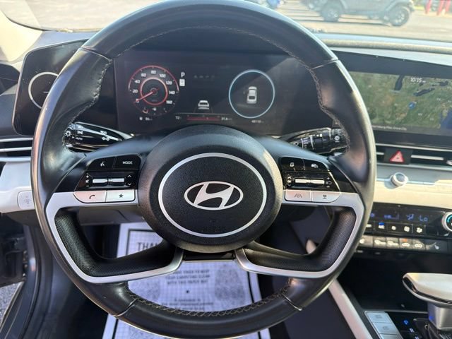 Used 2025 Hyundai Elantra Limited FWD image 14