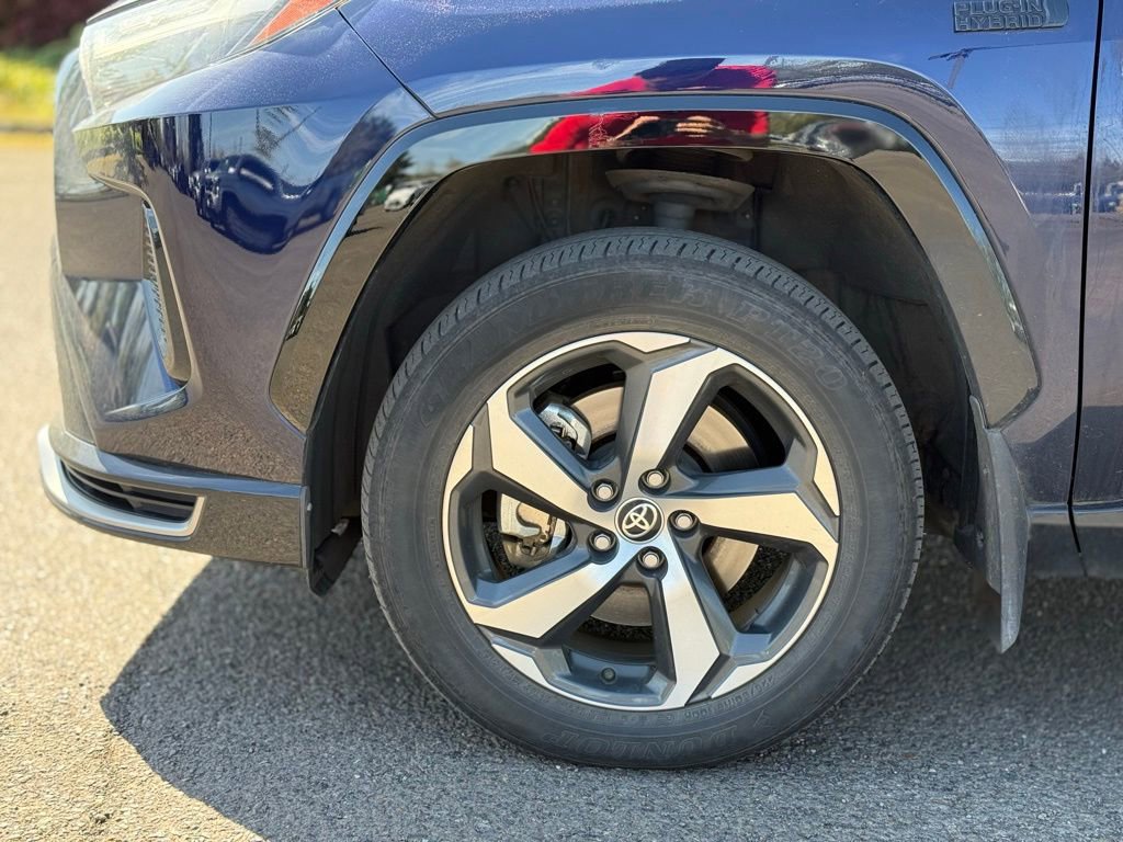 Used 2023 Toyota RAV4 SE w/ Weather & Moonroof Package image 9