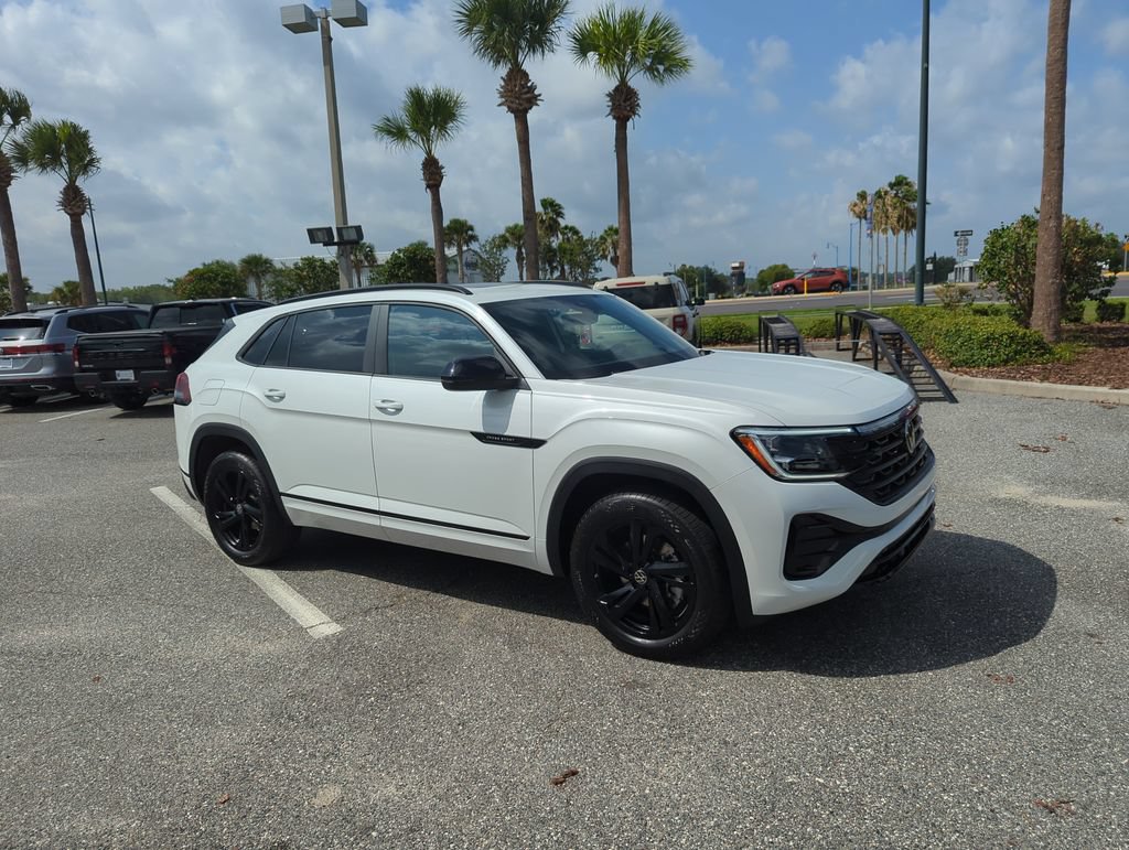New 2026 Volkswagen Atlas Cross Sport SEL R-Line AWD/4WD image 1