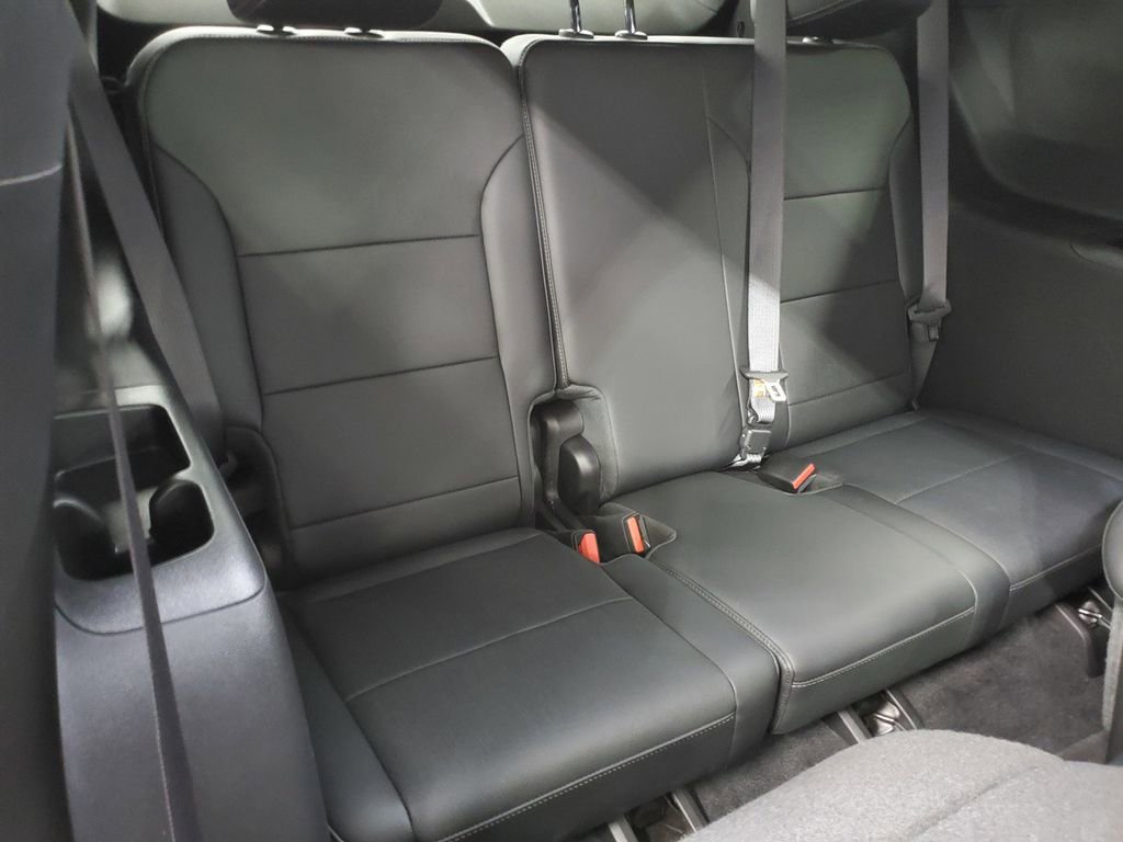 Used 2025 Buick Enclave Preferred image 21